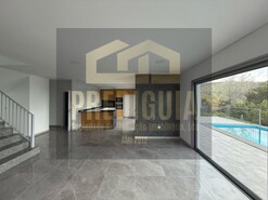 Ver detalhes: Venda: Moradia T3