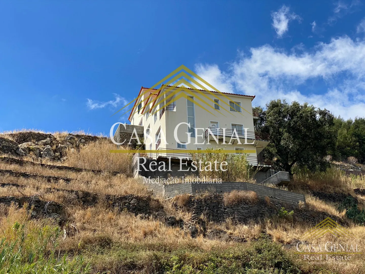 Ver detalhes: Venda: Moradia T5