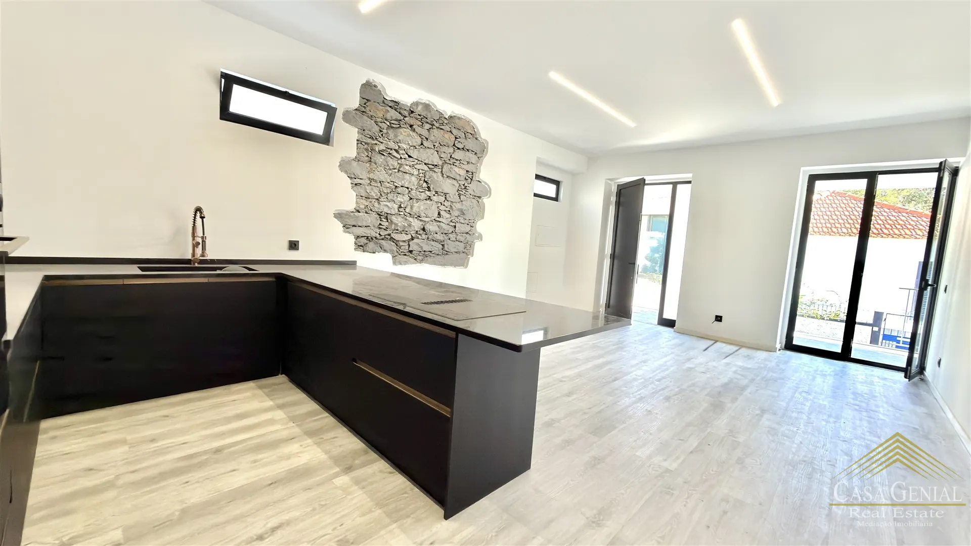 Ver detalhes: Venda: Moradia T2